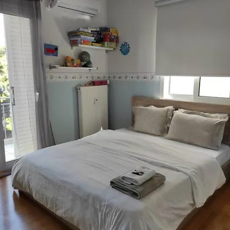 Ferienwohnung One Block From The Sea Family House At Floisvos Athen Exterior foto